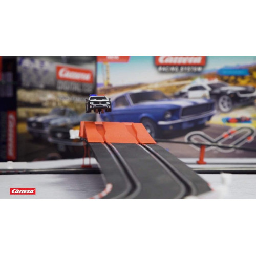 Гоночный Автотрек Детский на Двоих Полиция и Преступник Carrera GO 4.3 Метра с Рампой Трамплином Carrera
