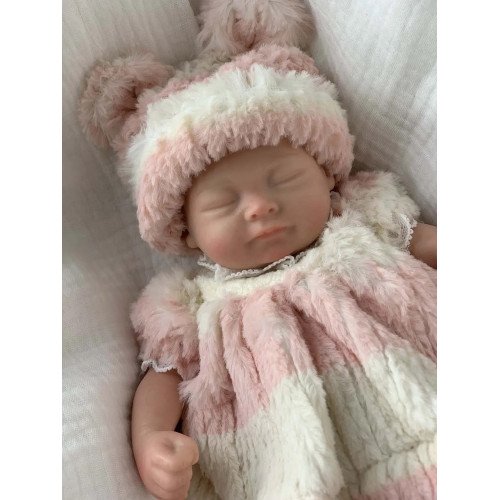 Силиконовая Коллекционная Кукла Девочка Пинки из Мягкого Литого Силикона Полностью Анатомическая Высота 28 см Reborn Dolls
