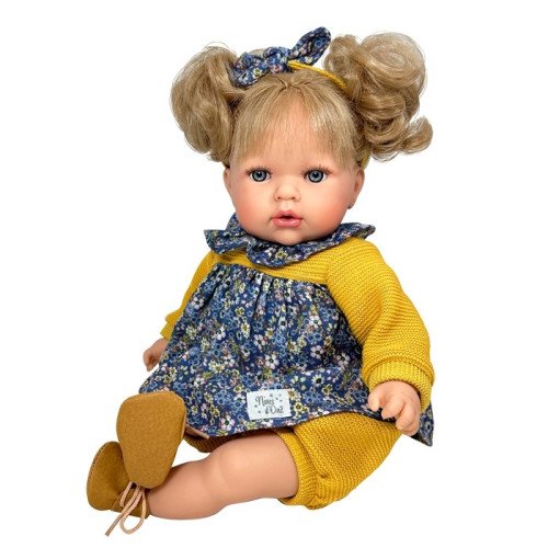Испанская Большая Виниловая Кукла Nines d'Onil Девочка Тита со Светлыми Волосами в Желтой Одежде 45 см в Сумке Nines d'Onil